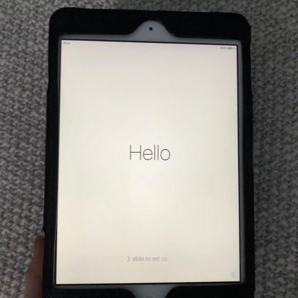 Apple iPad Mini 16GB 1st Generation W/ Michael Kors Saffiano Leather Wallet Case - Picture 4 of 12